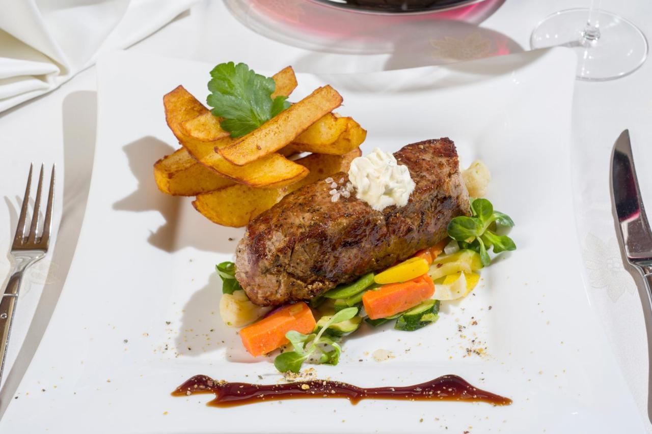Loipenstubn Hotel Brixen im Thale Ngoại thất bức ảnh