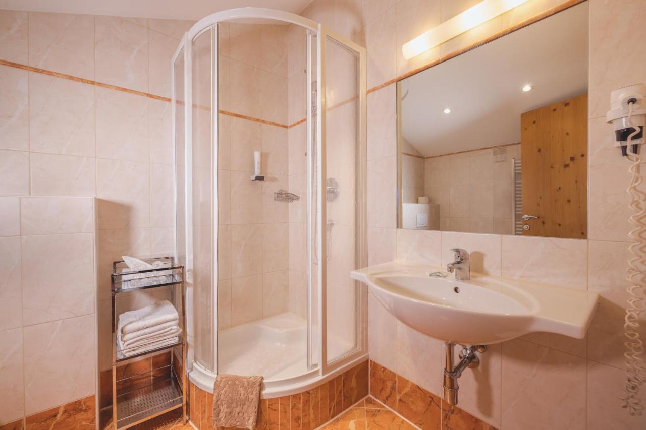 Loipenstubn Hotel Brixen im Thale Ngoại thất bức ảnh